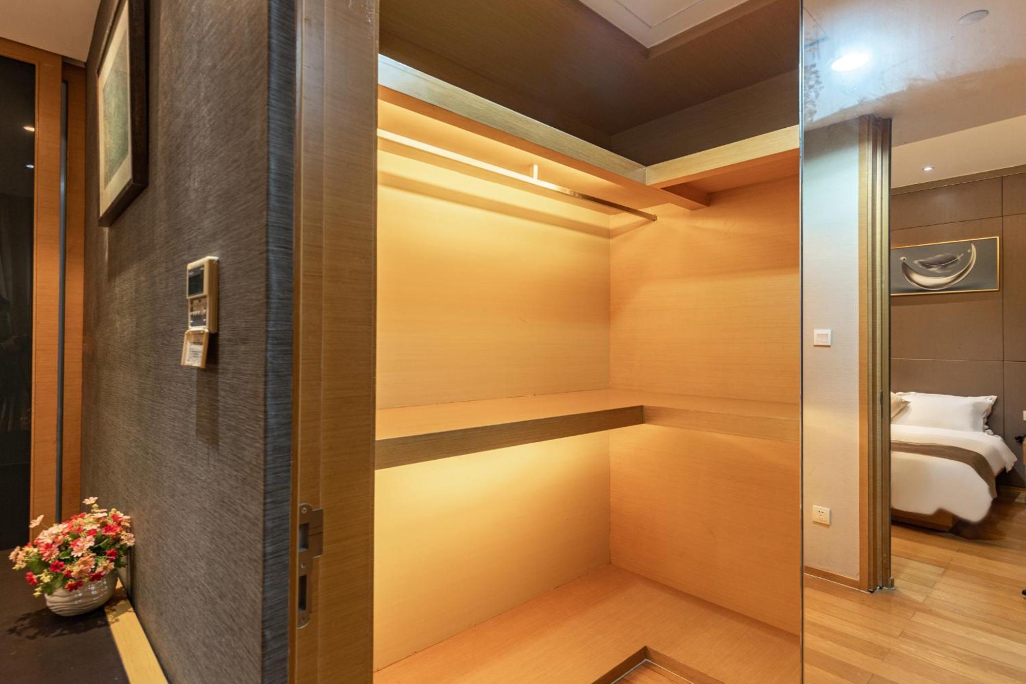 Guangzhou Xing Yi International Apartment - Poly World Branch Eksteriør billede